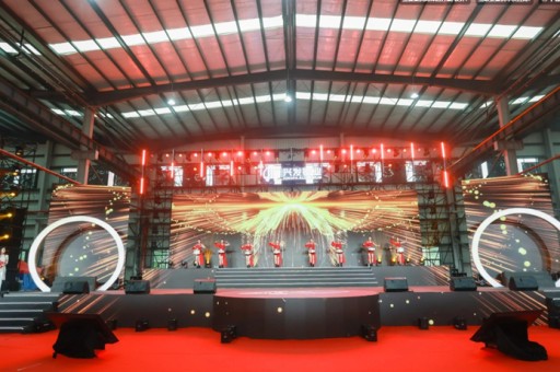 厦门企业年会策划是一项重要的工作，需要考虑到多个方面，包括活动的主题、目的、时间、地点、参与人员、预算等等。以下是一些关于企业年会策划的步骤和注意事项
